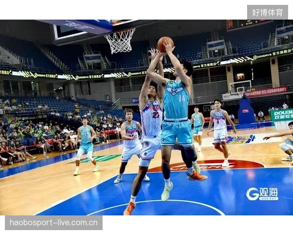 CBA夏季联赛在青岛赛区开赛：激情燃烧的青岛风情与球迷热情